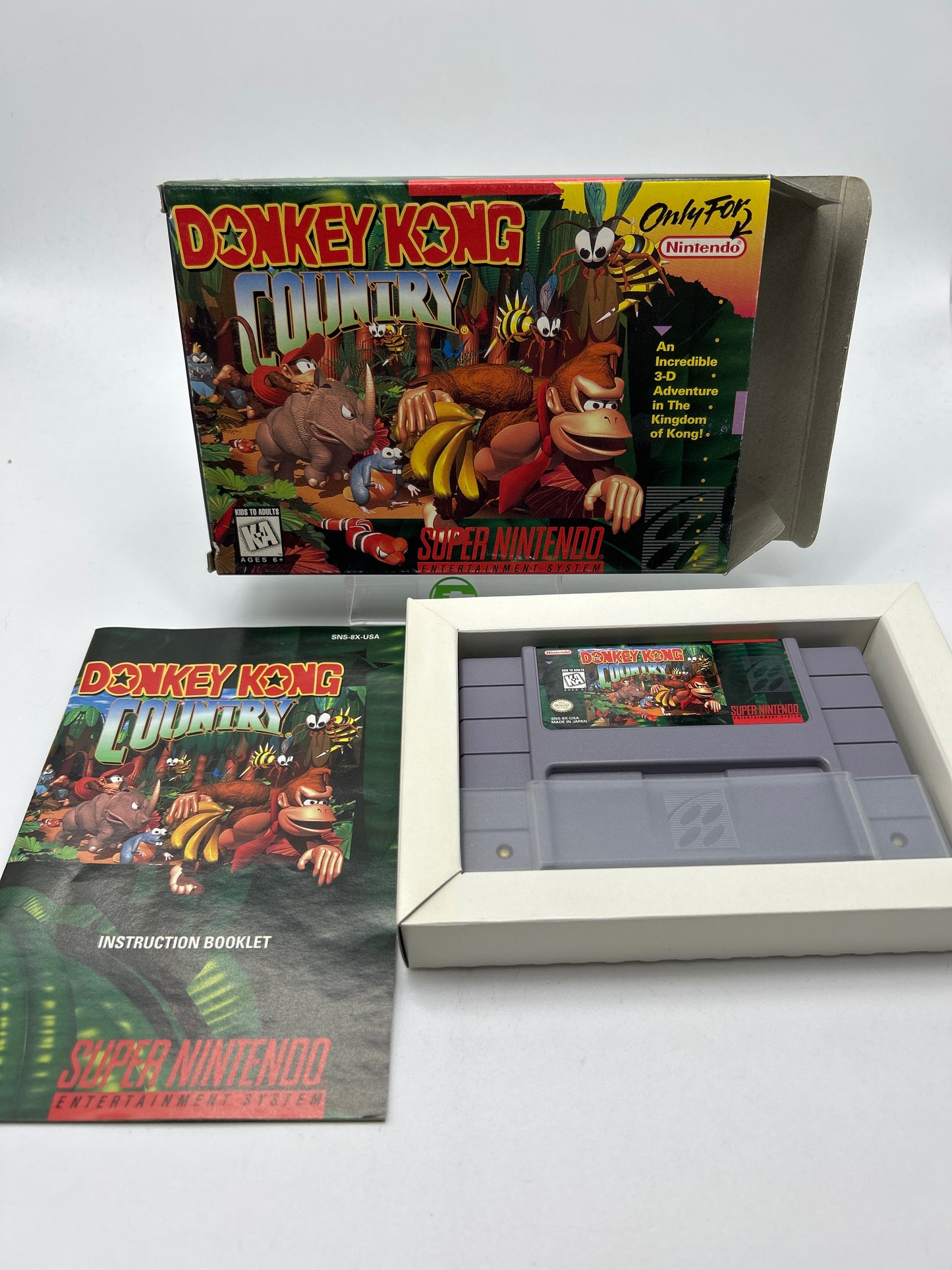Donkey Kong Country (Super Nintendo SNES, 1994) CIB