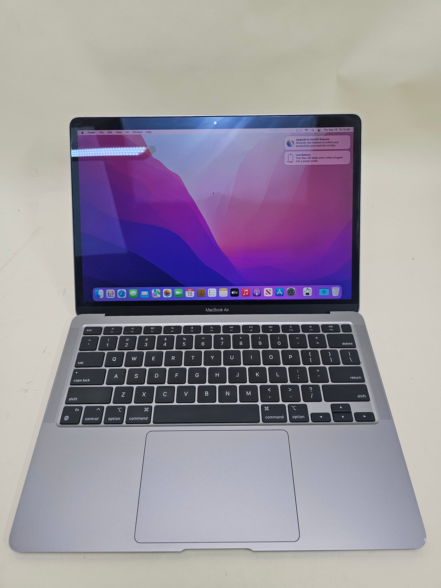 2020 Apple MacBook Air 13.3" M1 3.2GHz 8GB RAM 256GB SSD A2337