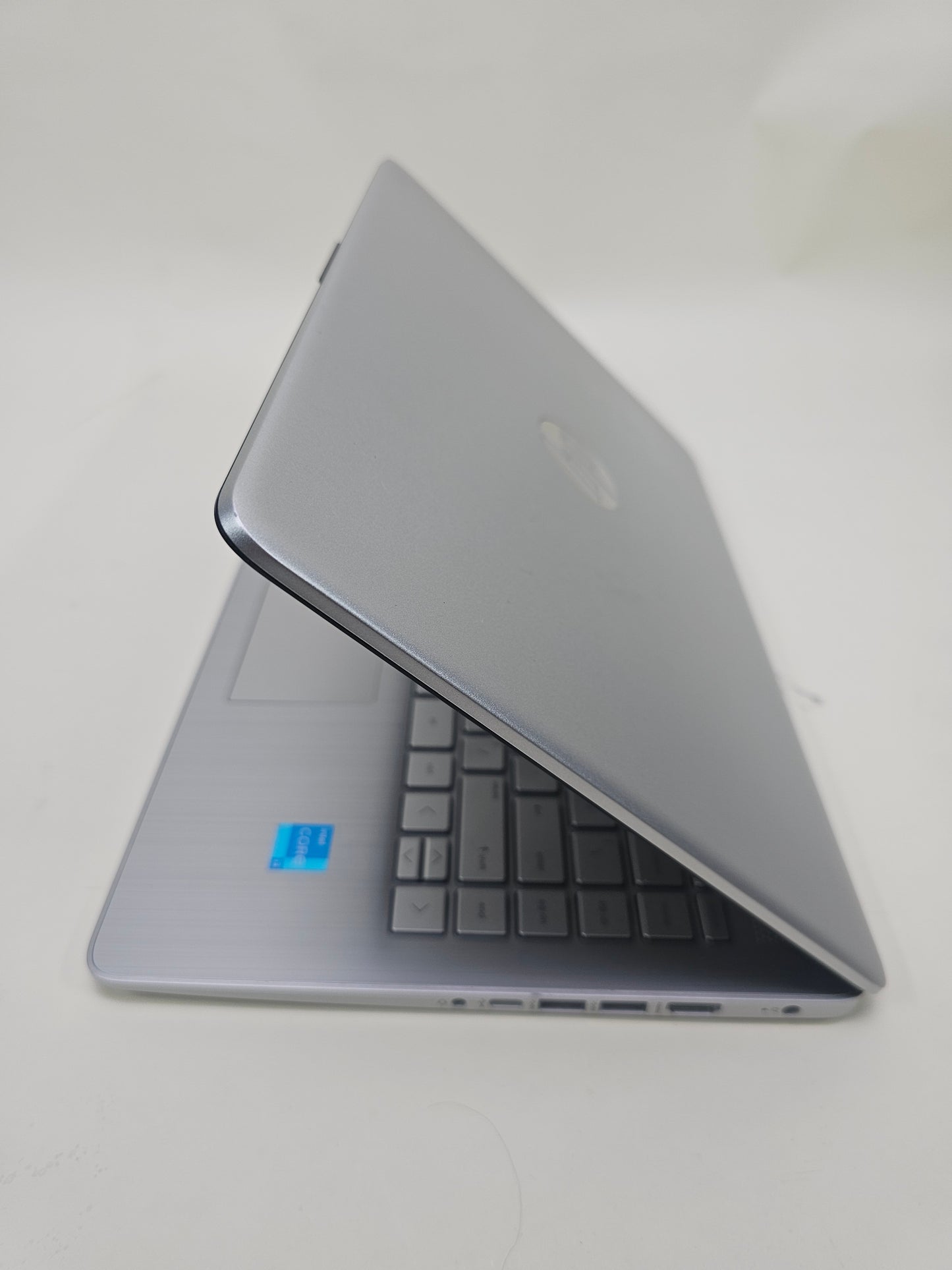 Broken HP Laptop 14-DQ2039MS 13.3" i3-1115G4 2.9GHz 8GB RAM 256GB SSD