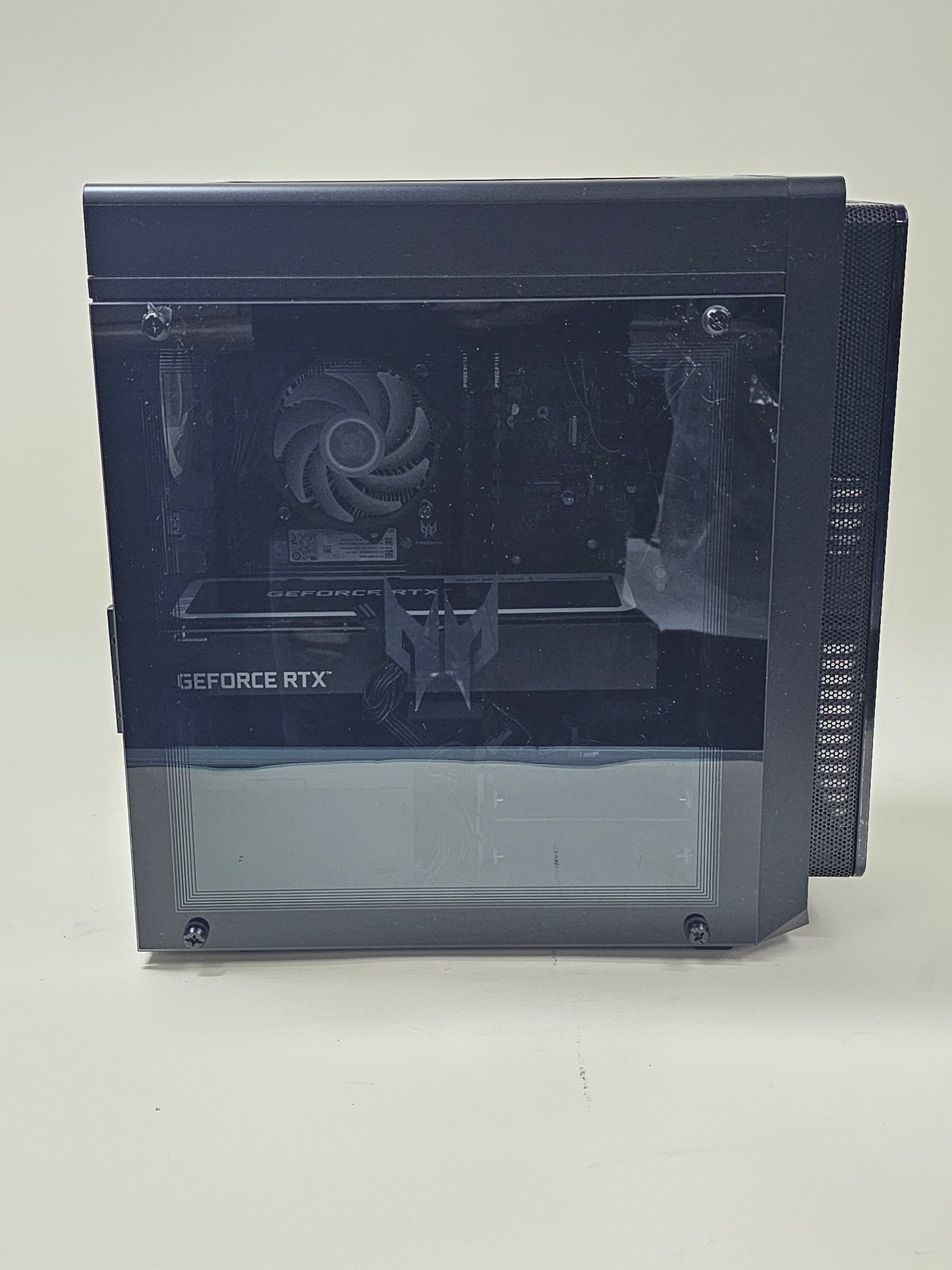 Acer Predator i7-13700F 2.10GHz 16GB RAM 1TB SSD GeForce RTX 3060