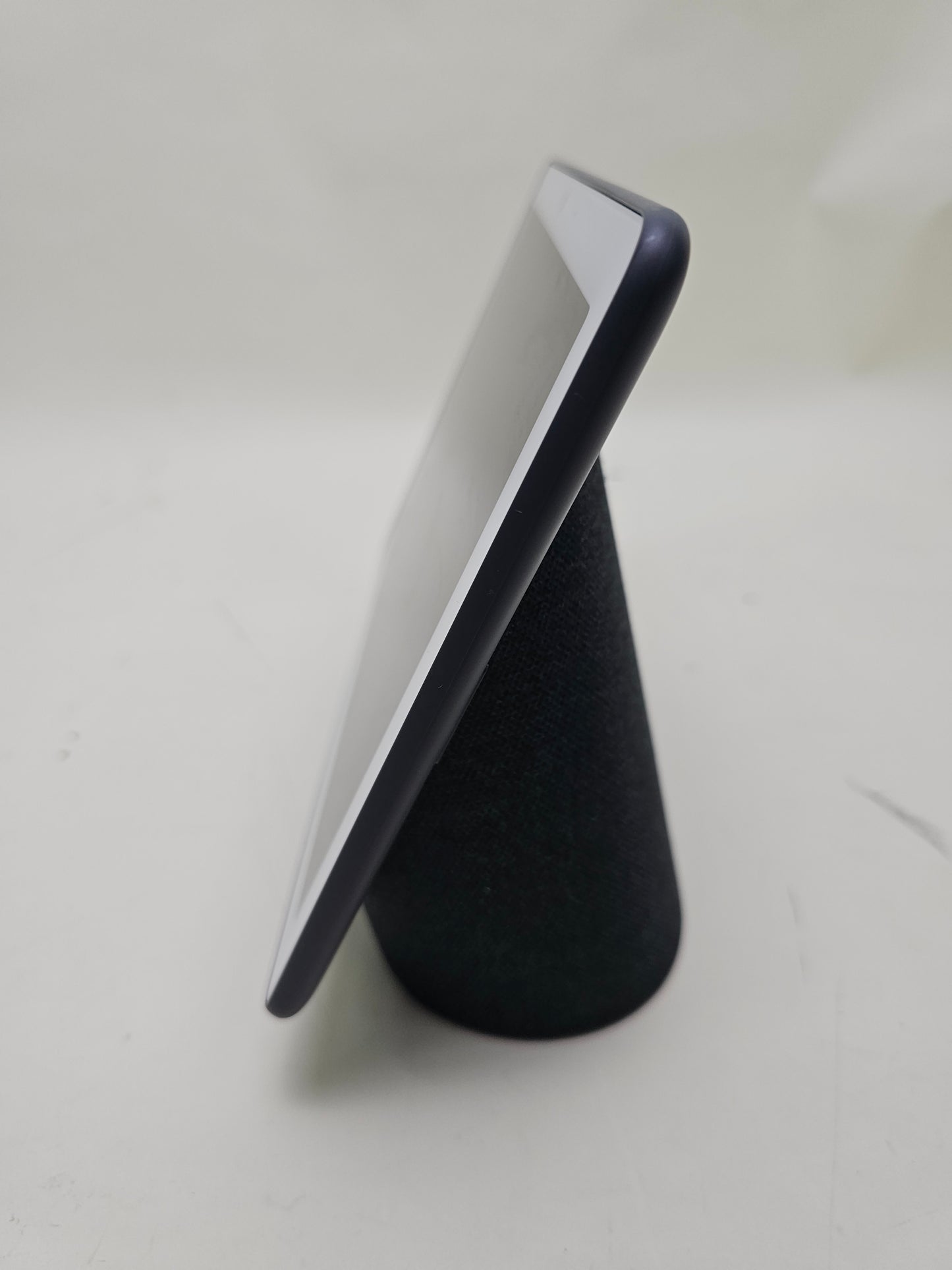 Google Nest Hub Max Chalk H2A