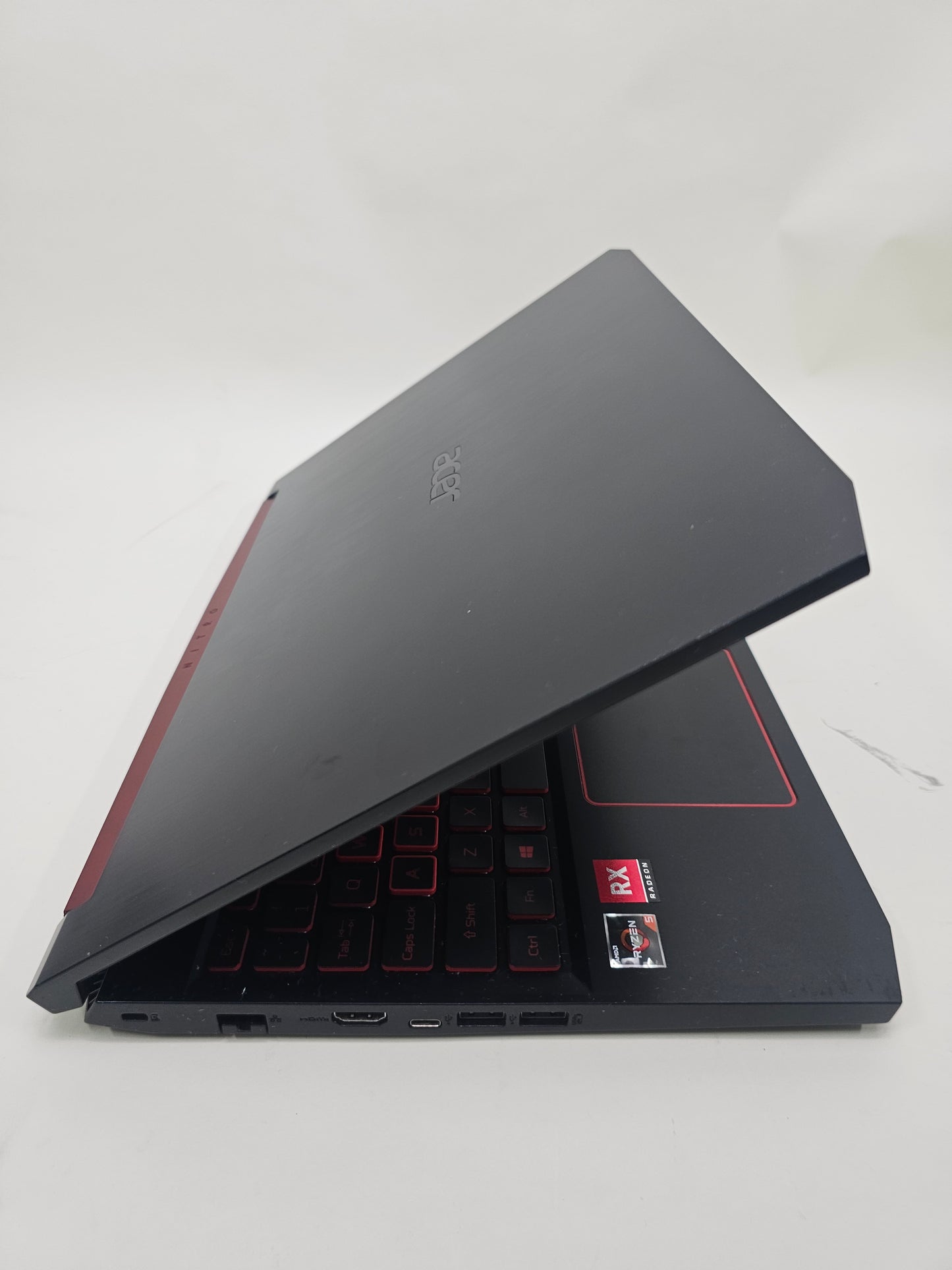 Acer Nitro 5 15.6" Ryzen 5 3550H 2.1GHz 6GB RAM 256GB SSD Radeon rX560X
