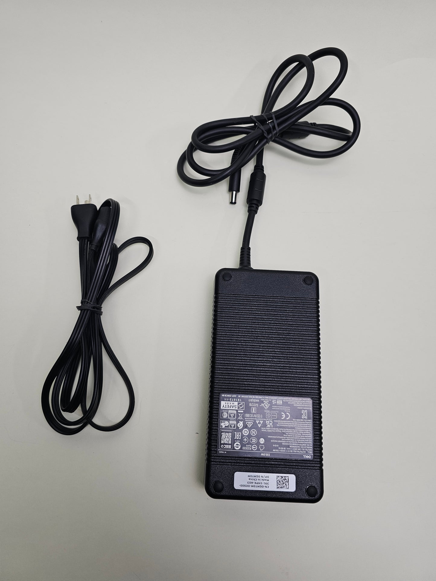 Alienware M16 R1 16" i7-13700HX 2.1GHz 64GB RAM 1TB SSD Geforcce RTX 4070