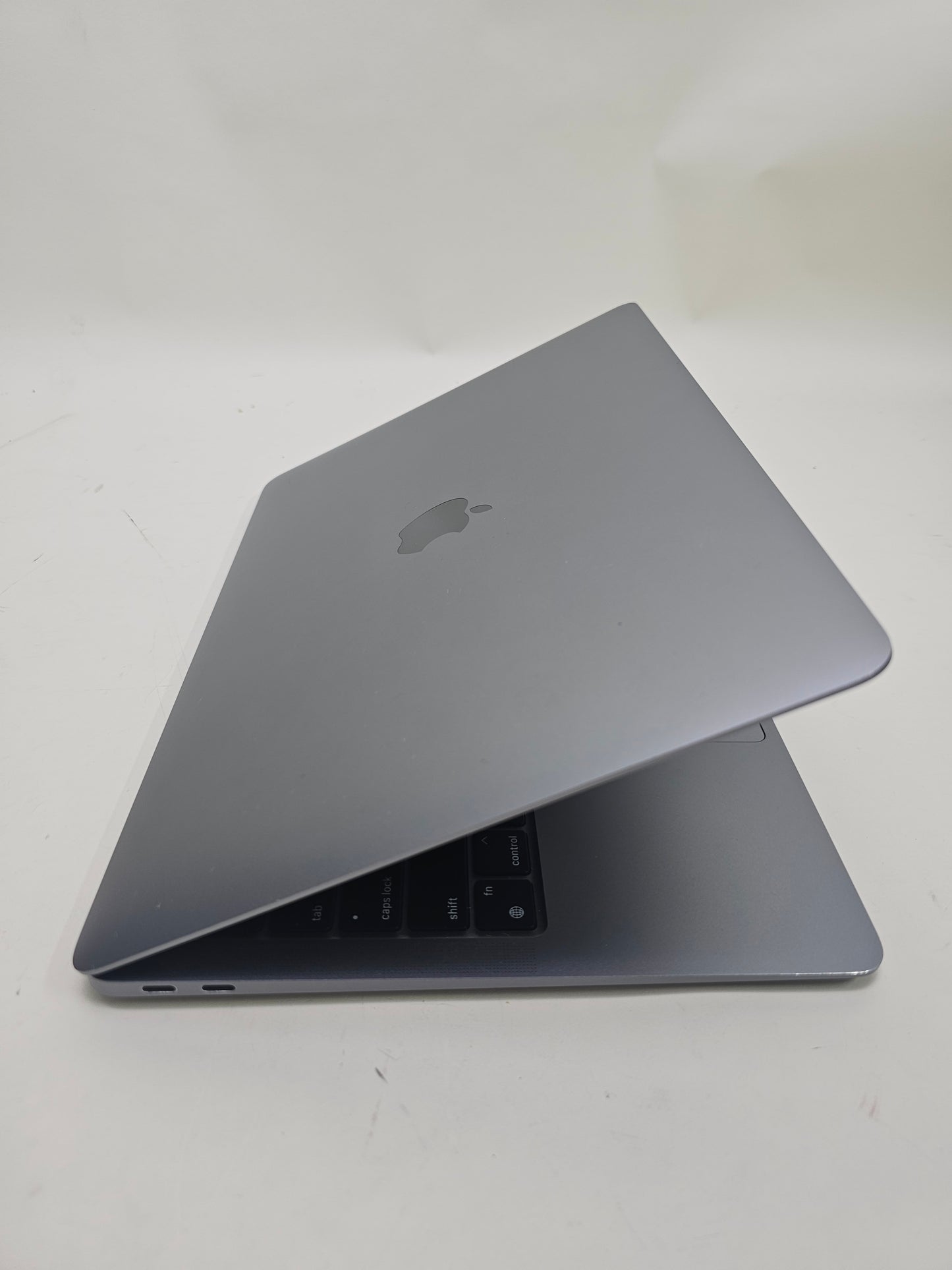 2020 Apple MacBook Air 13.3" M1 3.2GHz 8GB RAM 256GB SSD A2337