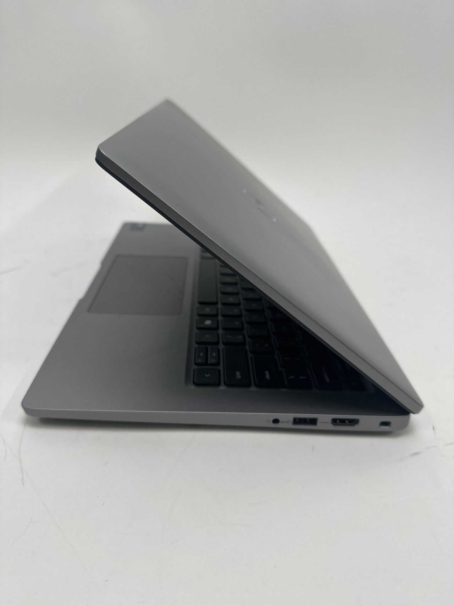 Dell Latitude 5450 13.3" Core Ultra 7 165U 1.7GHz 16GB RAM 512GB SSD