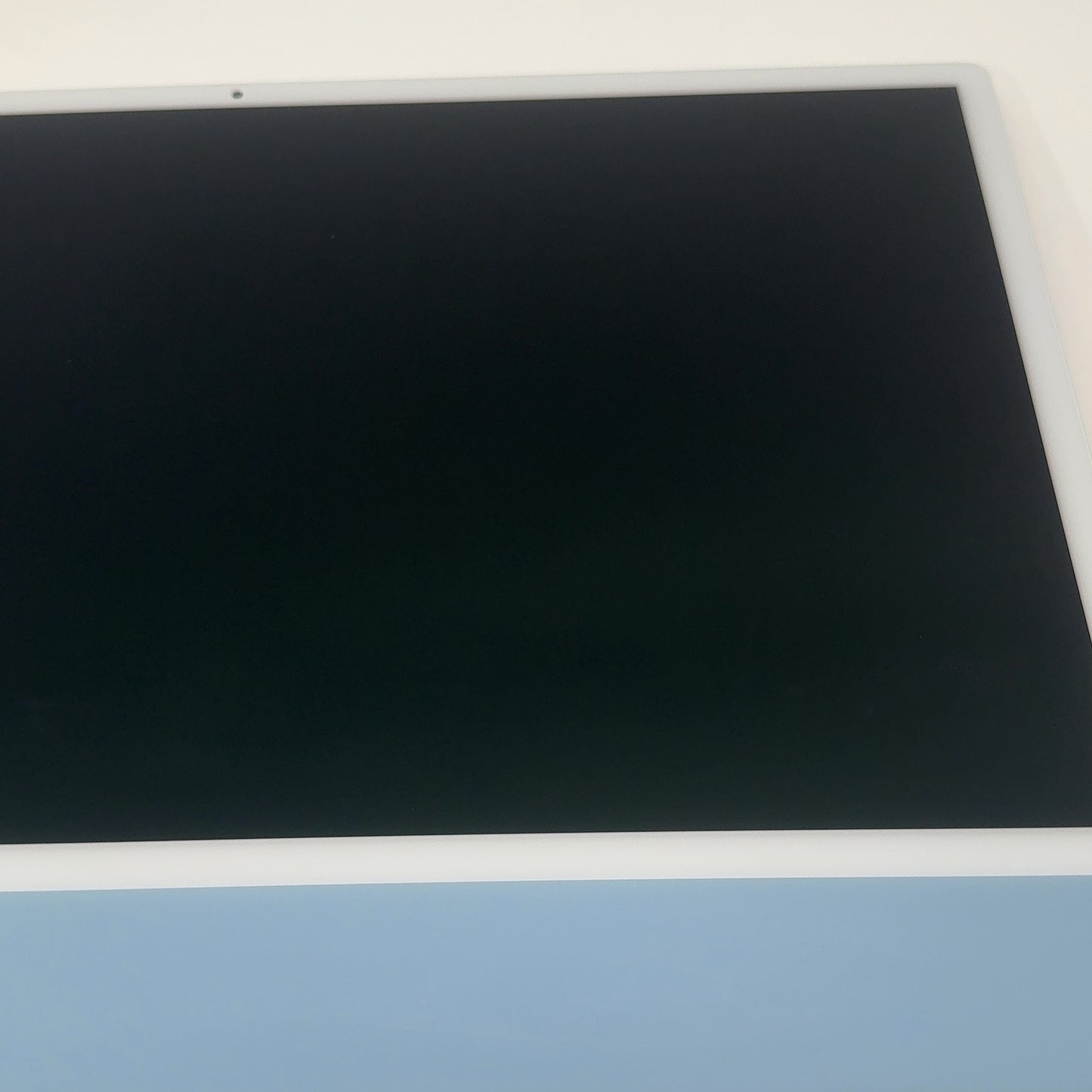 2021 Apple iMac 24" M1 8 Core 3.2GHz 8GB RAM 256GB SSD Silver FGPK3LL/A