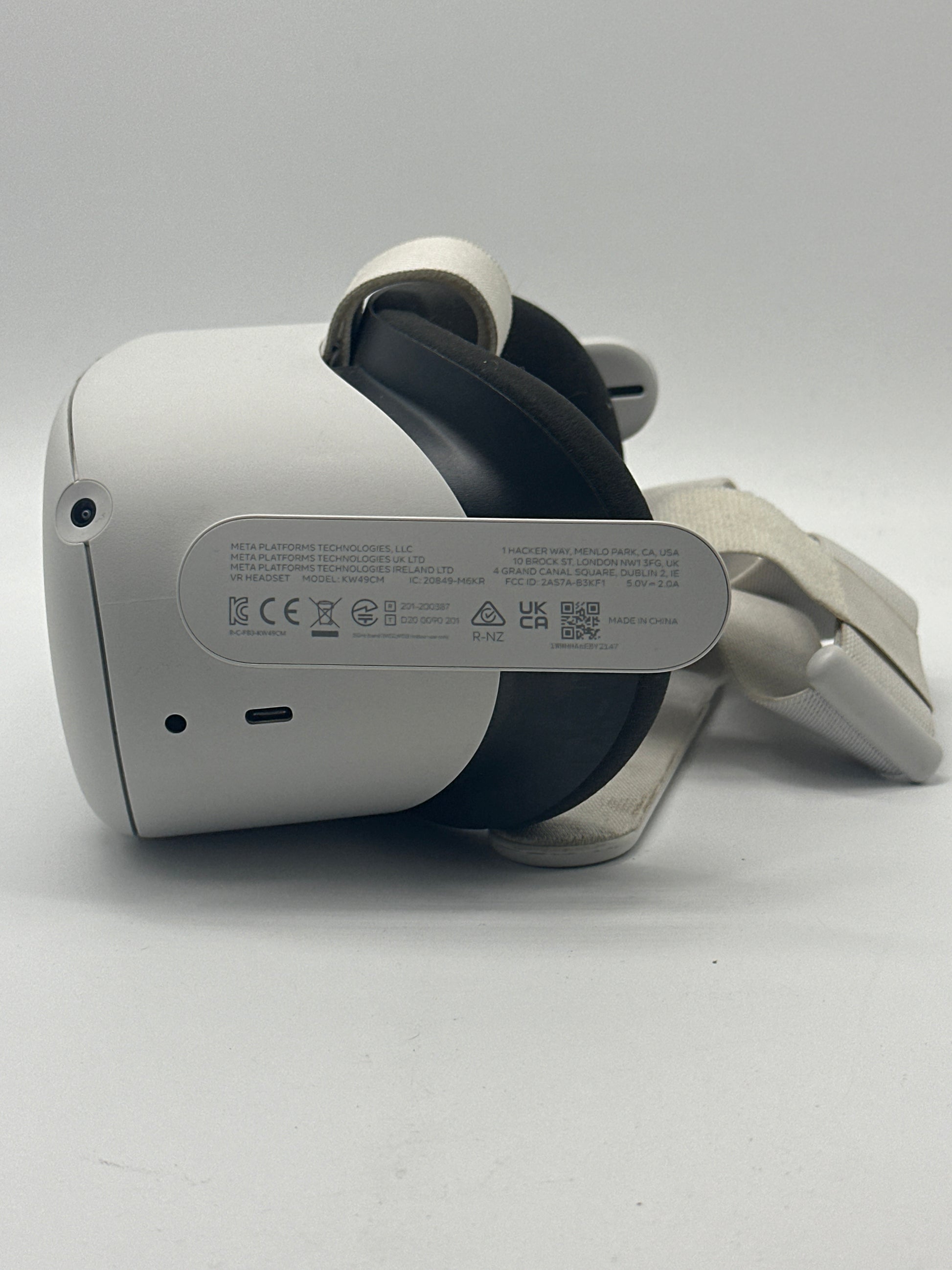 Oculus Quest 2 128GB Standalone AllinOne VR Headset KW49CM PayMore