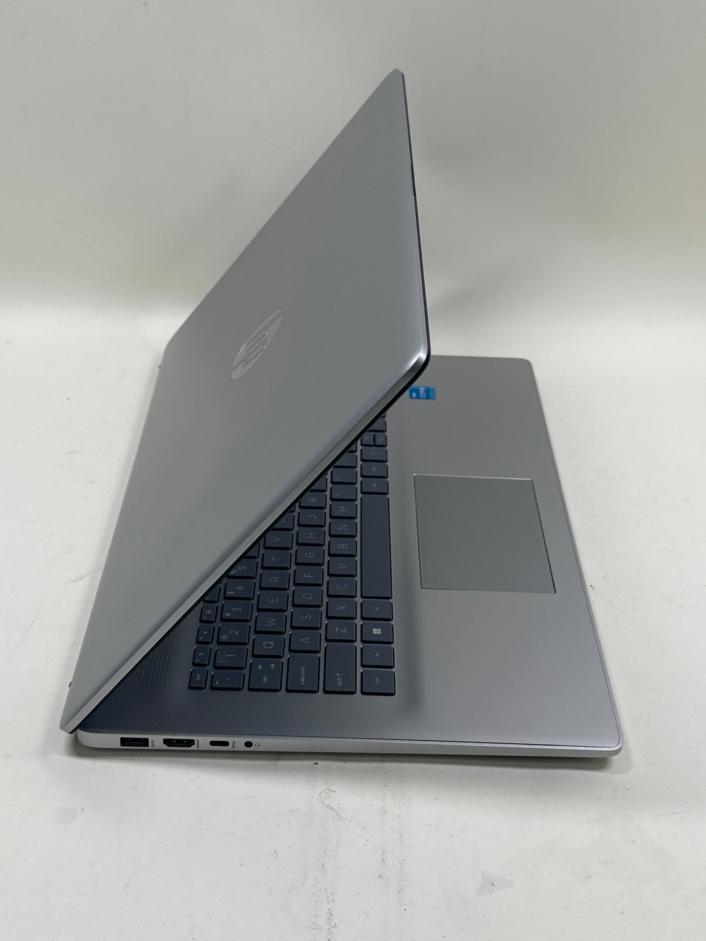 HP 17-CN0003DX 16" i3-1125G4 2.0GHz 8GB RAM 256GB SSD