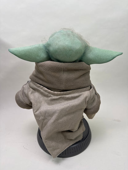 Star Wars Mandalorian "The Child" Grogu Life Size Figure Sideshow Collectibles