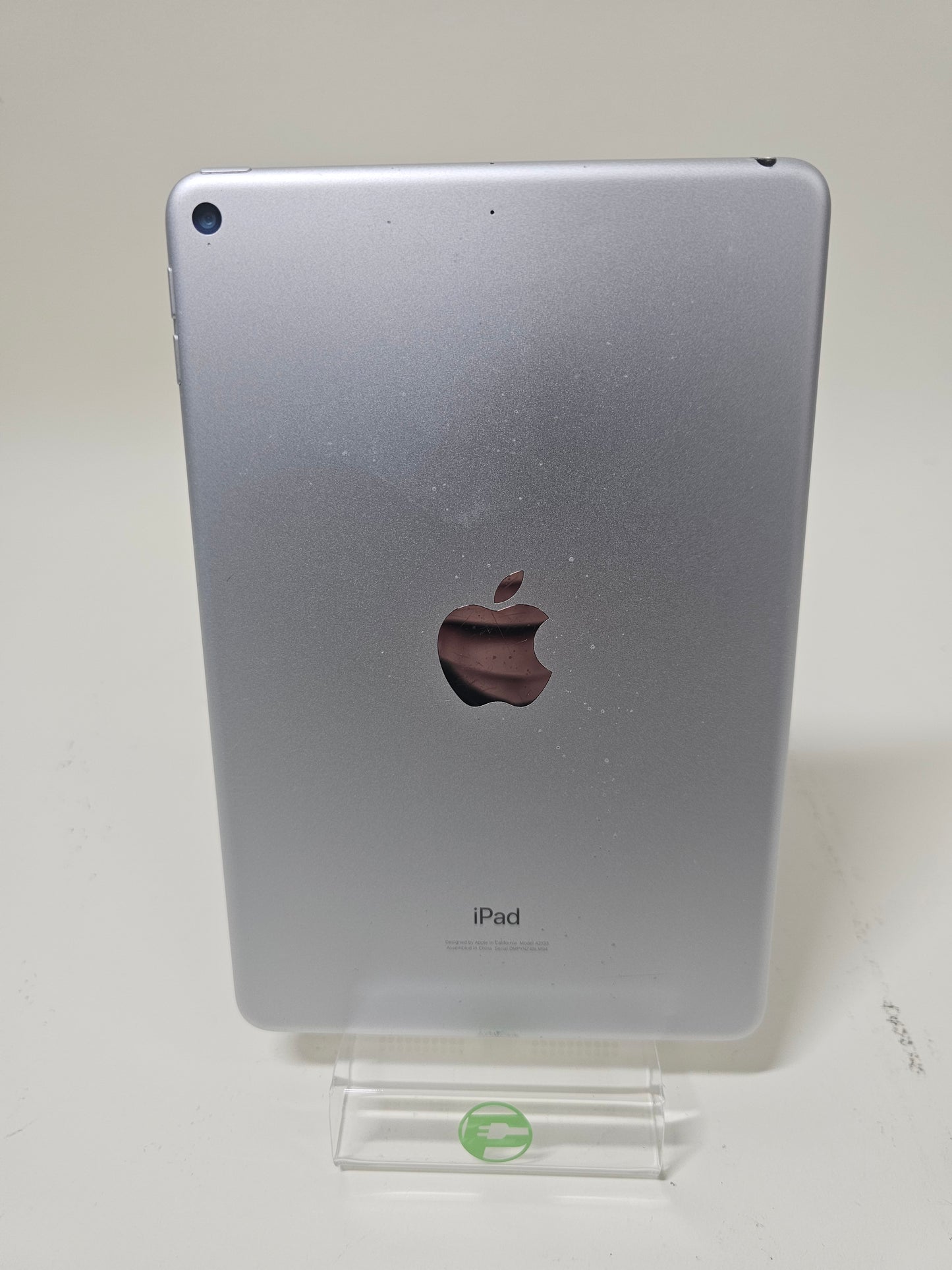 WiFi Only Apple iPad Mini 5th Gen 64GB 17.5.1 SILVER MUQX2LL/A