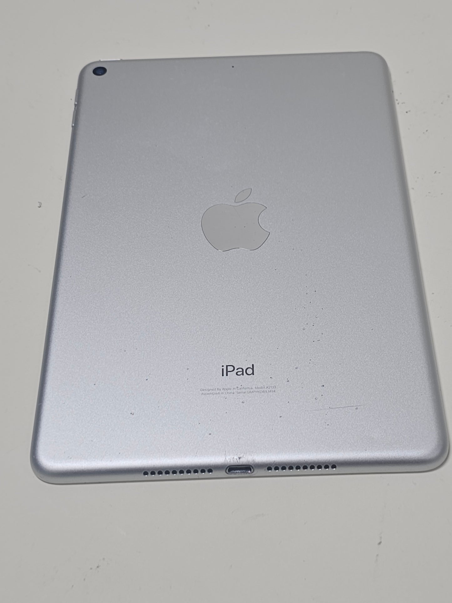 WiFi Only Apple iPad Mini 5th Gen 64GB 17.5.1 SILVER MUQX2LL/A