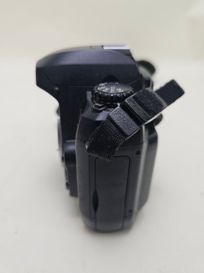 Nikon D100 6.1MP DSLR Camera  n/a Shutter Count