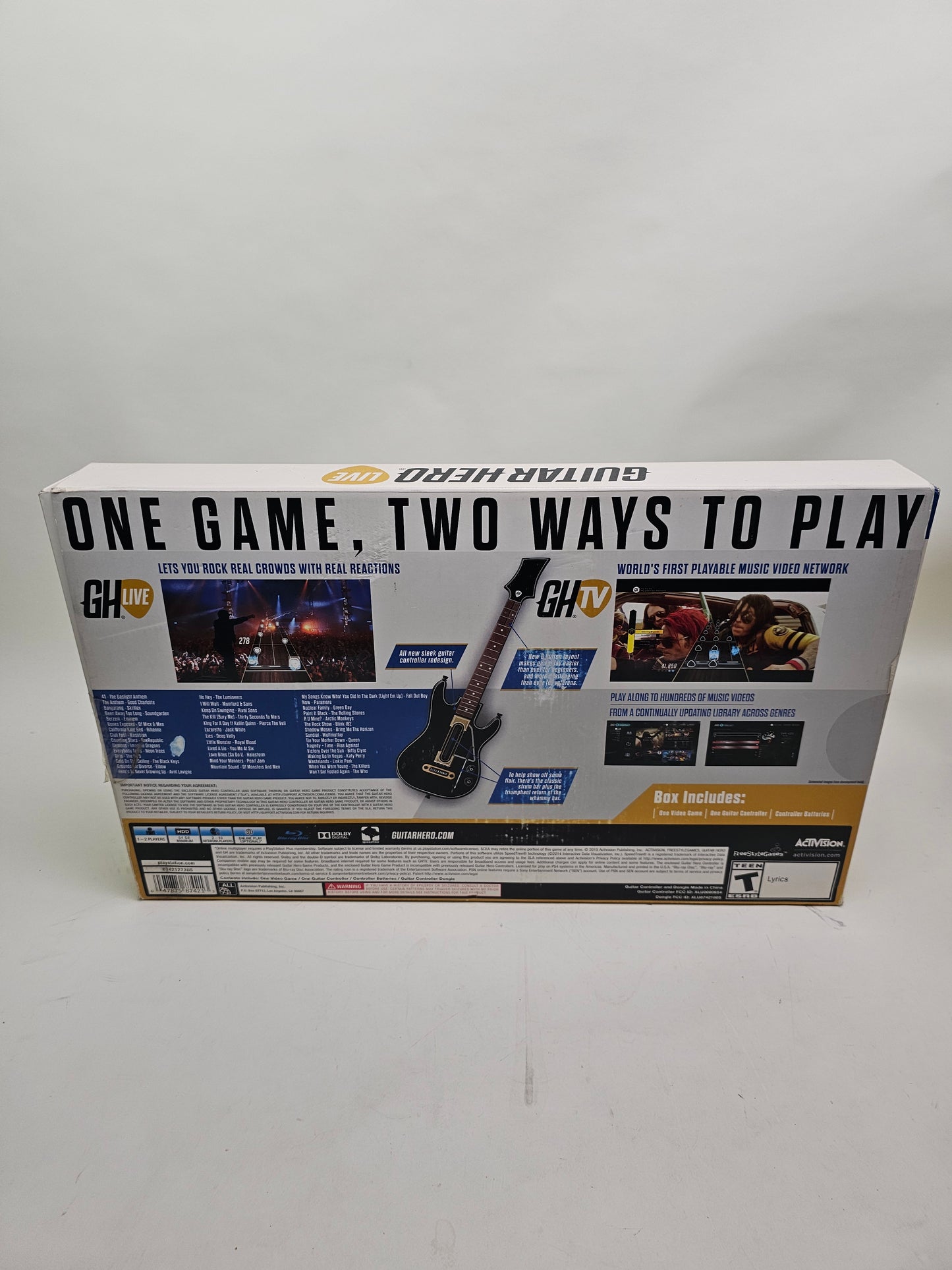 Guitar Hero Live Bundle (Sony PlayStation 4 PS4, 2015)