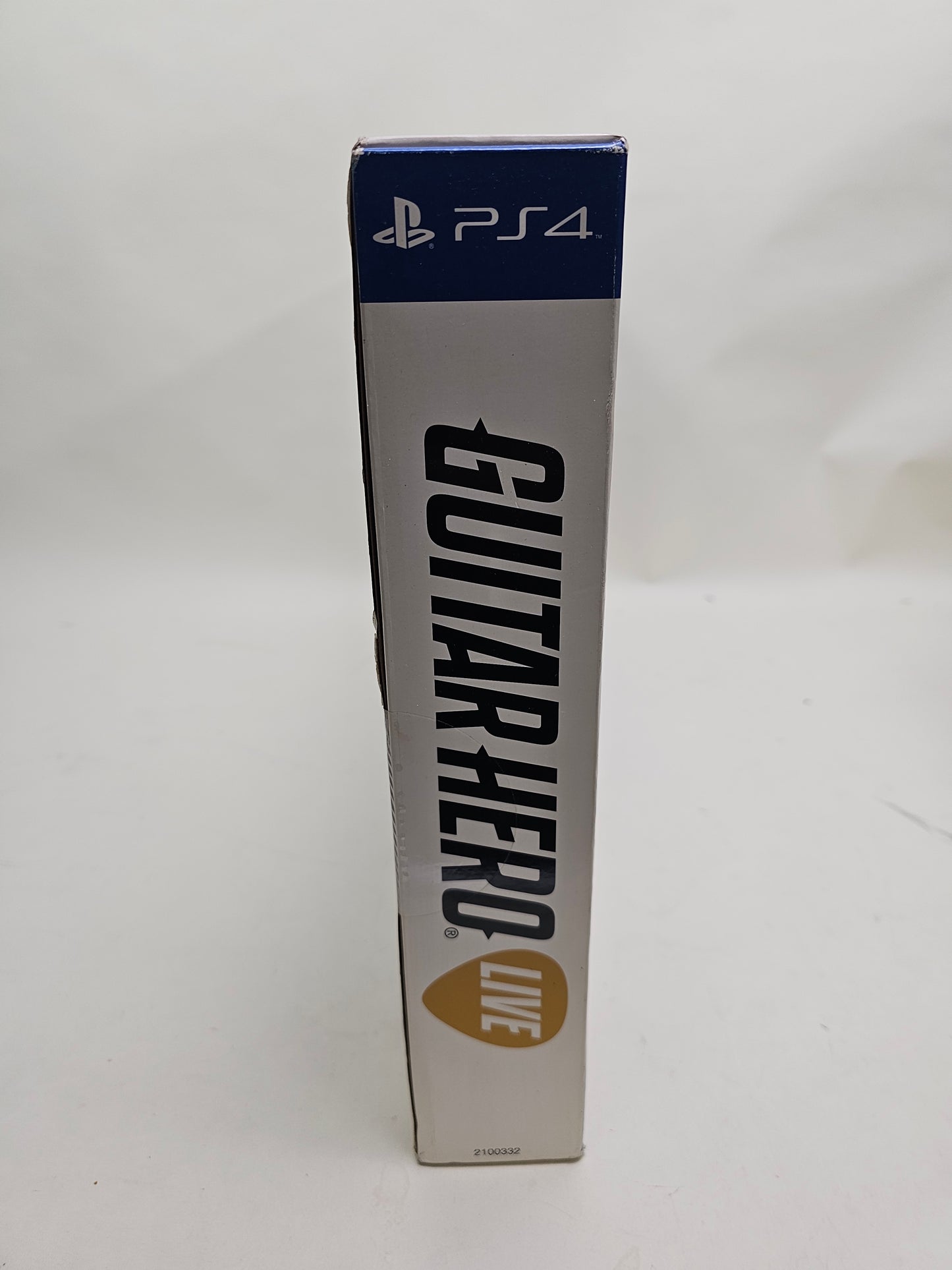 Guitar Hero Live Bundle (Sony PlayStation 4 PS4, 2015)