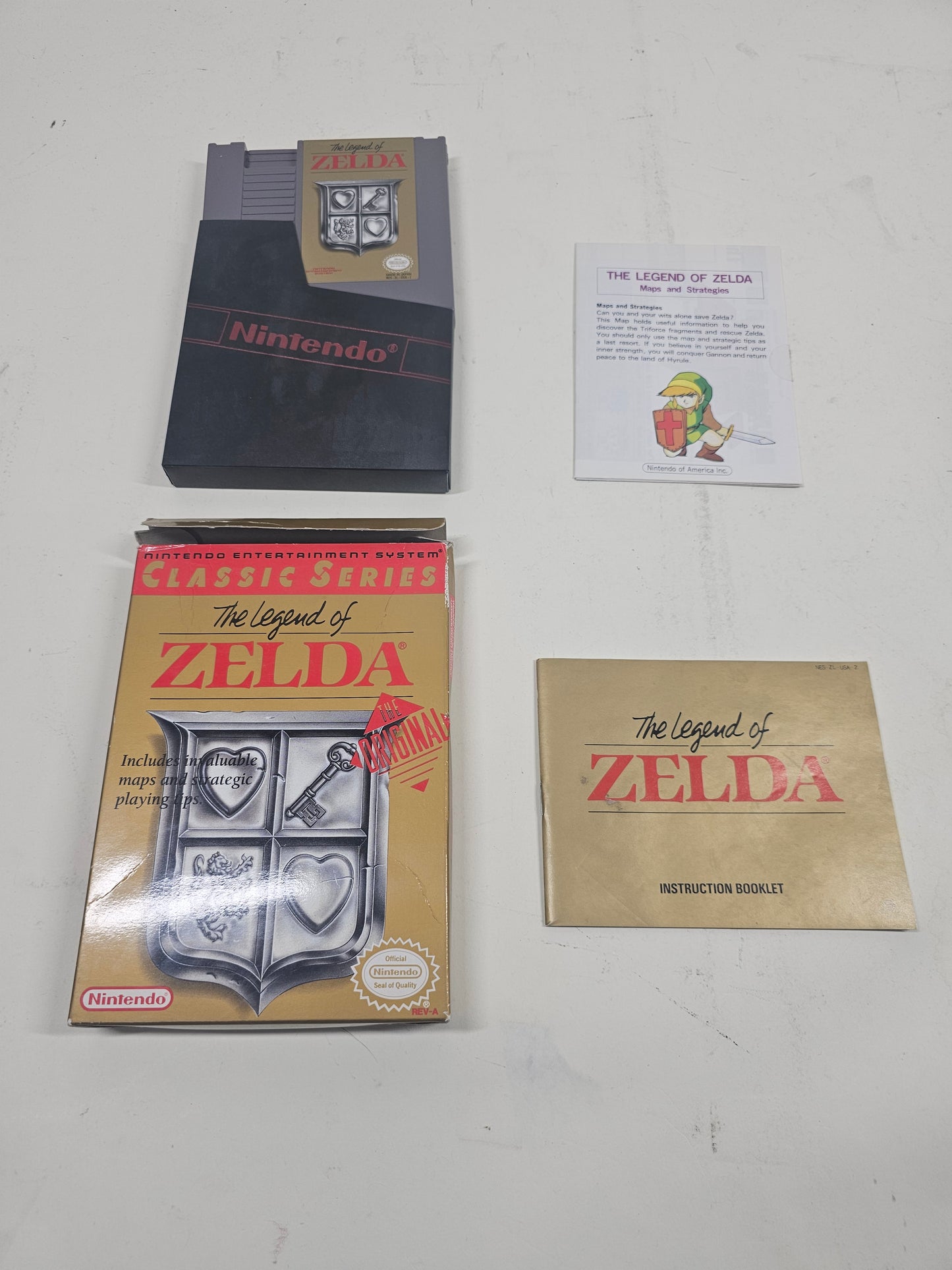 Legend of Zelda  (Nintendo NES,  1987)  CIB