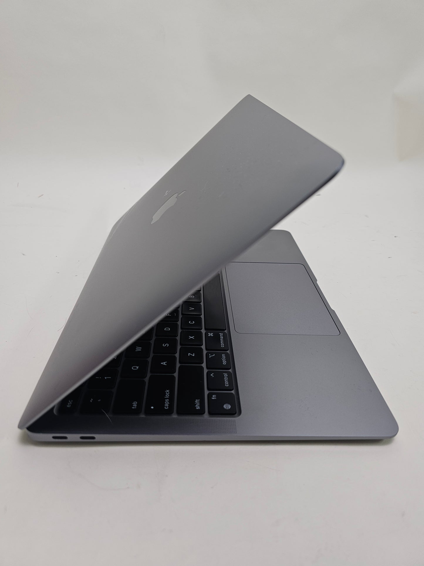 2020 Apple MacBook Air 13.3" M1 7C GPU 3.2GHz 8GB RAM 256GB SSD A2337
