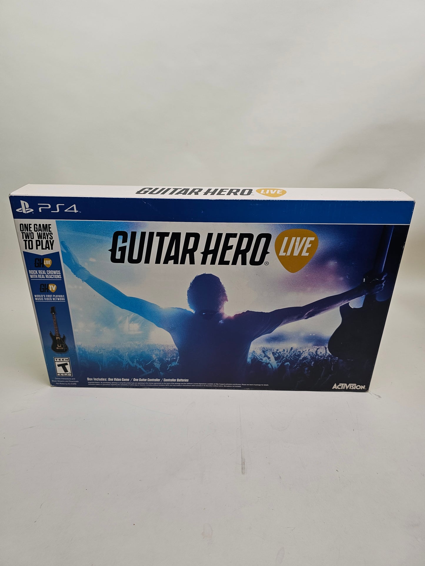 Guitar Hero Live Bundle (Sony PlayStation 4 PS4, 2015)