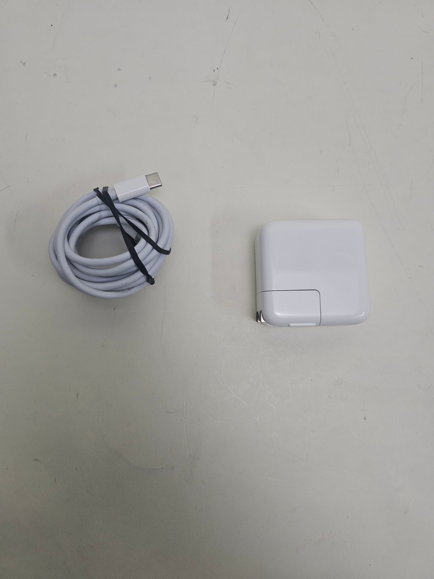 2020 Apple MacBook Air 13.3" M1 7C GPU 3.2GHz 8GB RAM 256GB SSD A2337