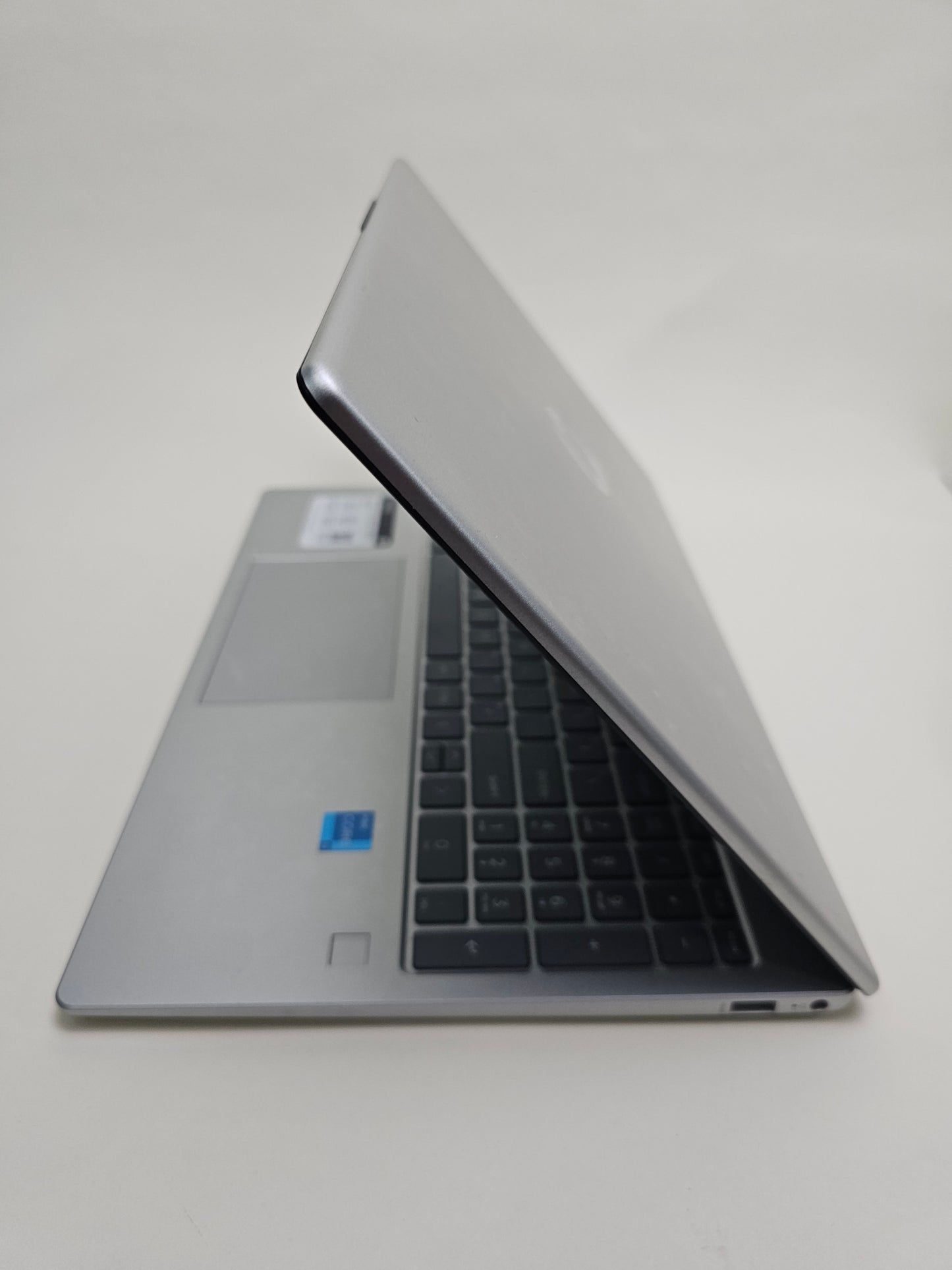 HP Laptop 15-FD0131WM 15.6" i3-N305 1.8GHz 8GB RAM 256GB SSD