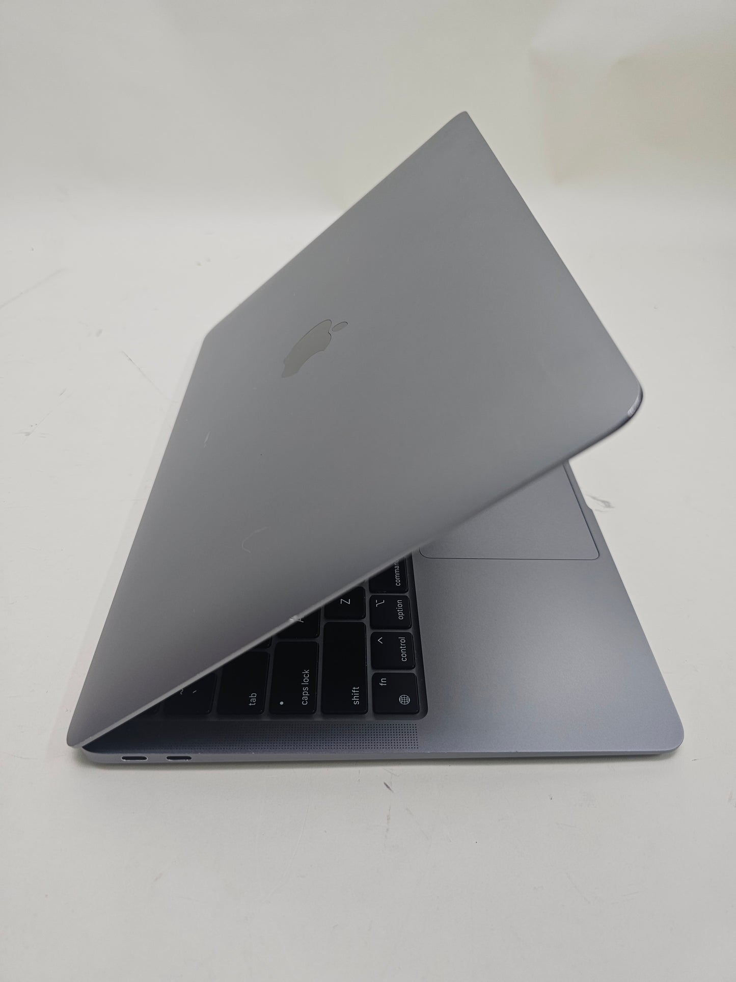 2020 Apple MacBook Air 13.3" M1 7C GPU 3.2GHz 8GB RAM 256GB SSD A2337